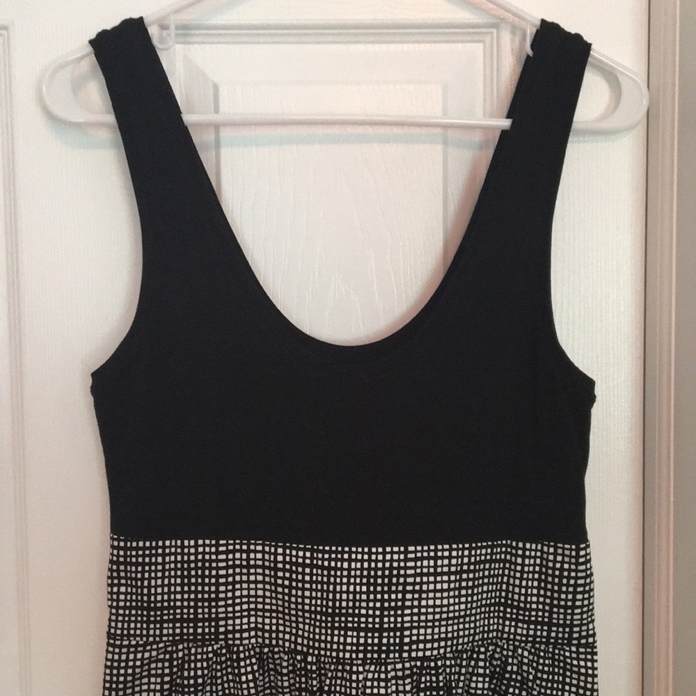 Express Dress - Picture 2 of 7